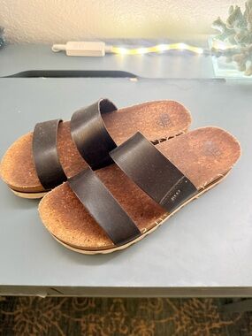 REEF Hightop cushion vista